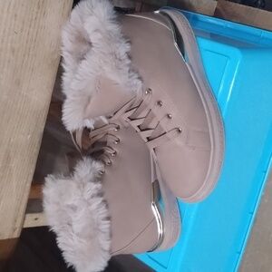 NIB Tan BOOTS UNBRANDED SZ.8 WITH FUR